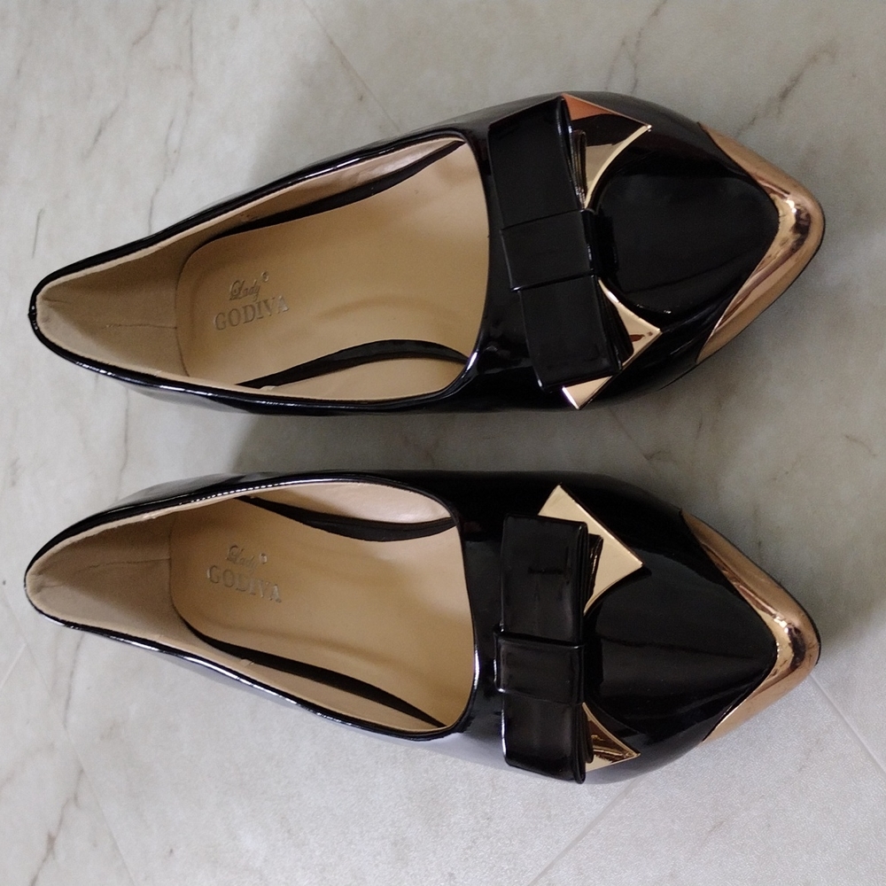 Lady Godiva flats